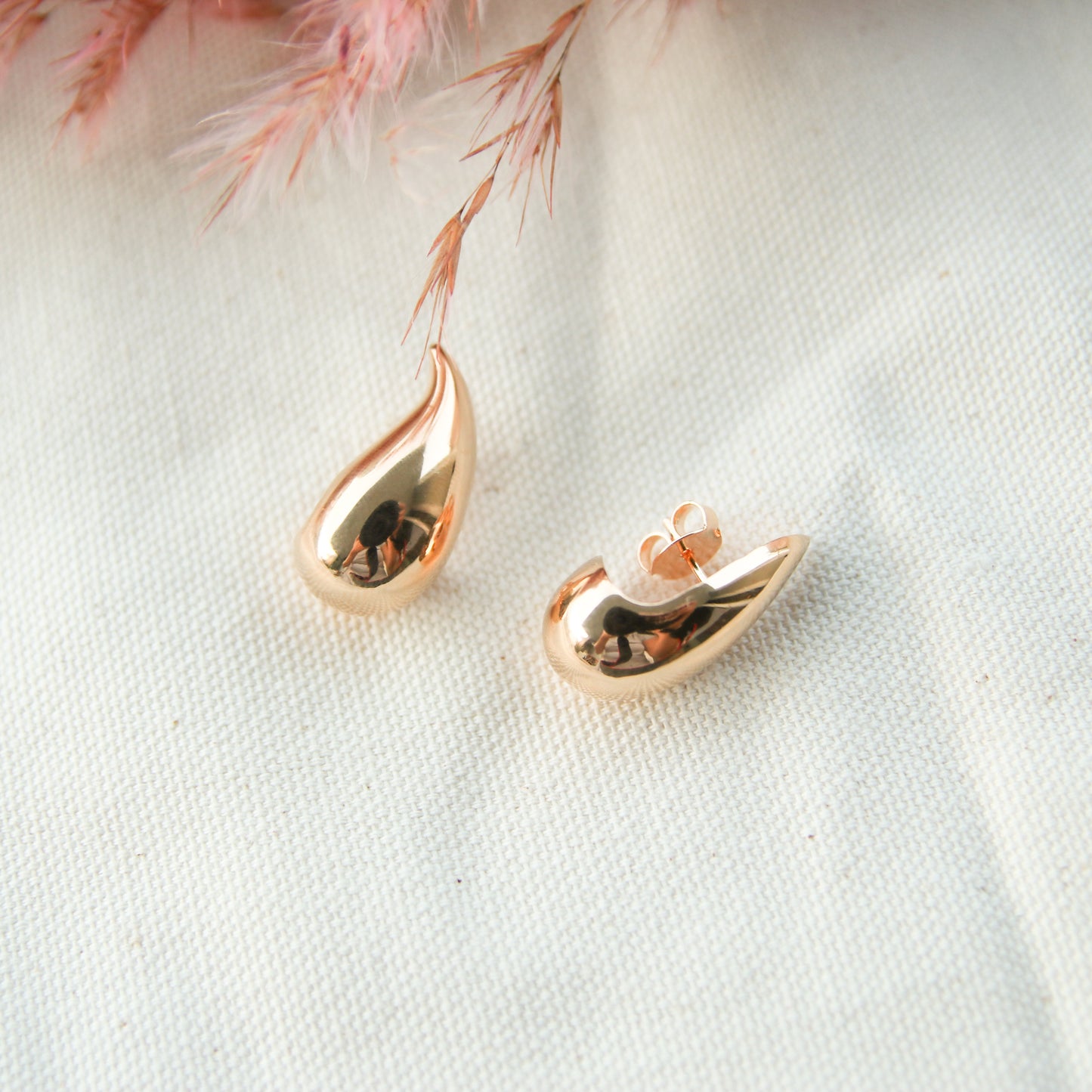 Small Gota stud Earring