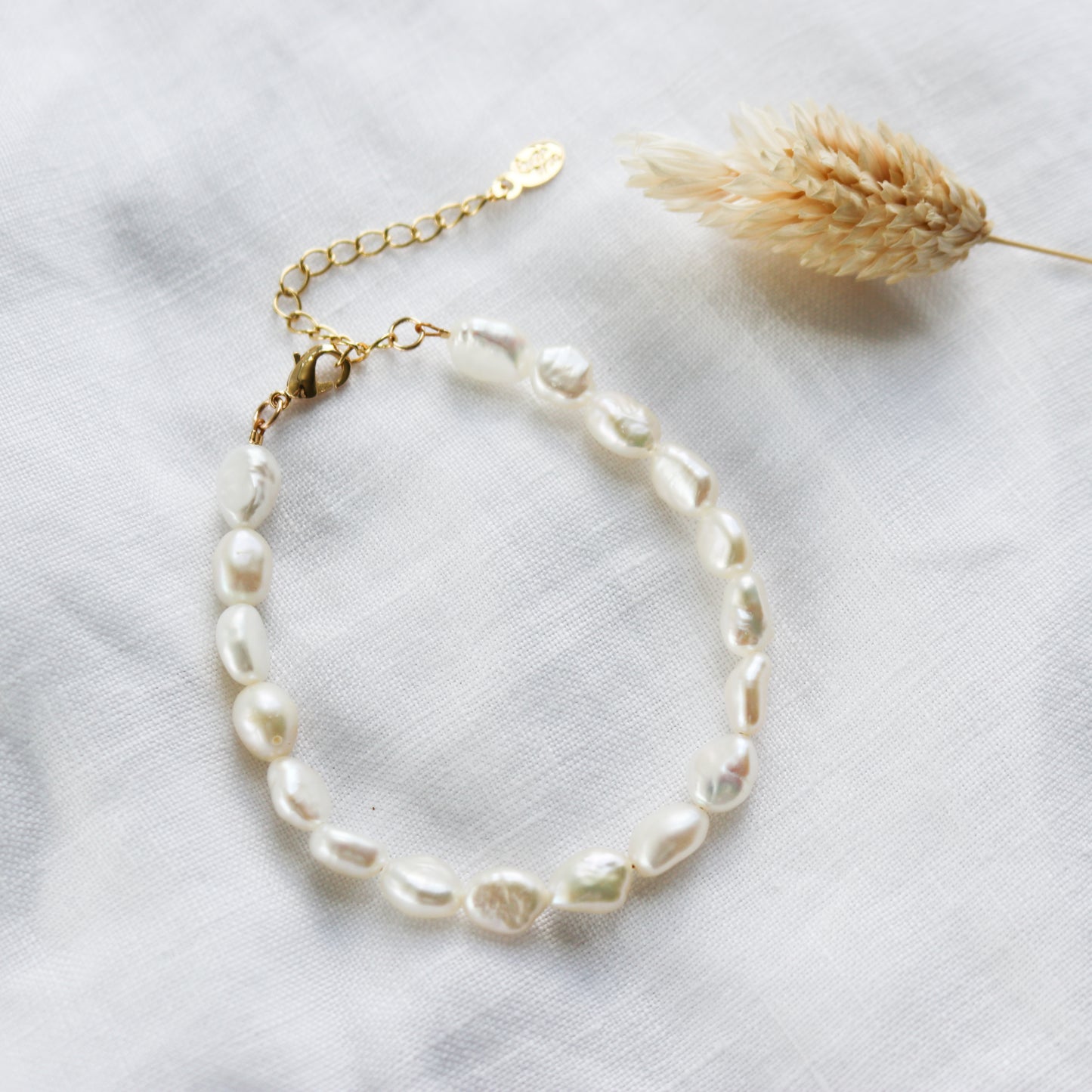 Basic Pearl Bracelet