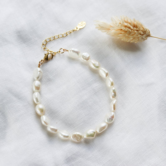 Basic Pearl Bracelet