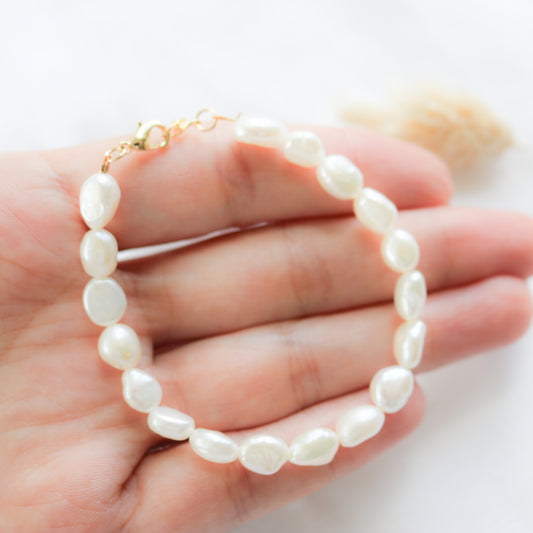 Basic Pearl Bracelet