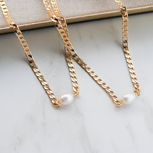 Single Pearl Curb Chain Necklace