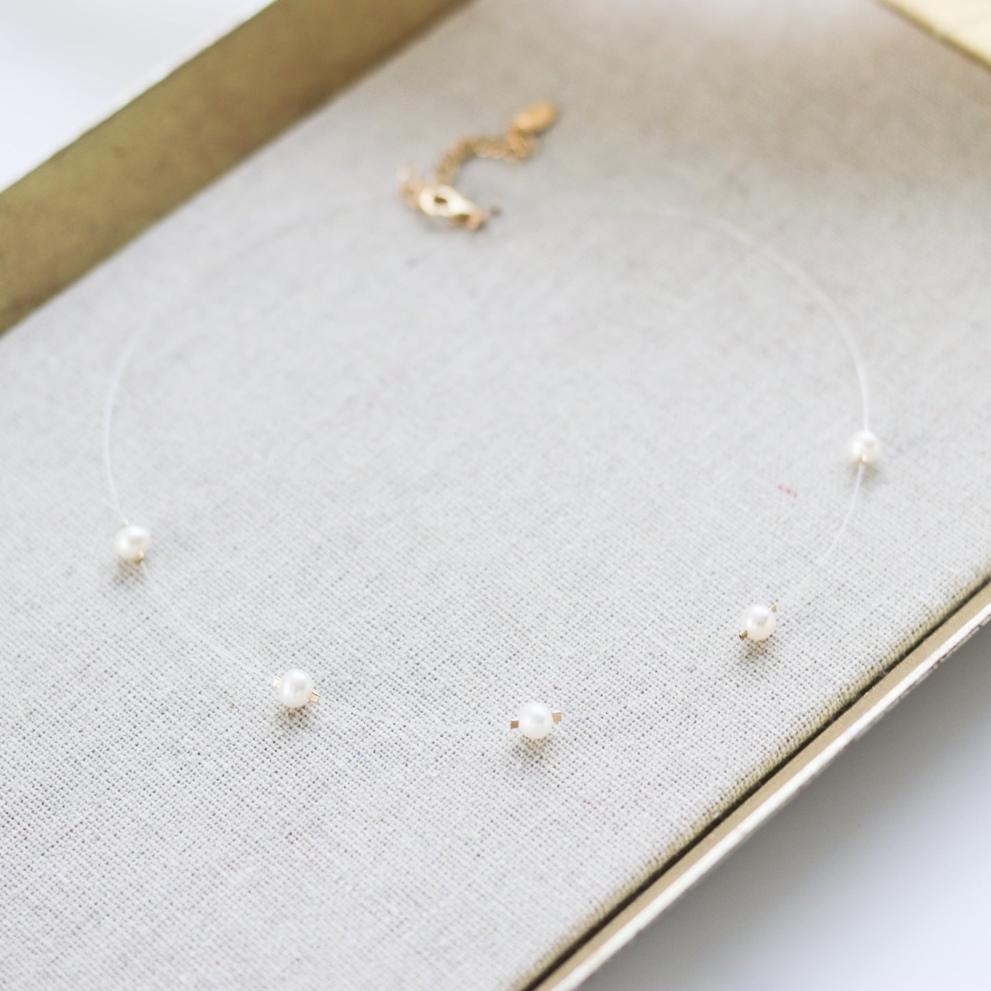Illusion Pearls Choker