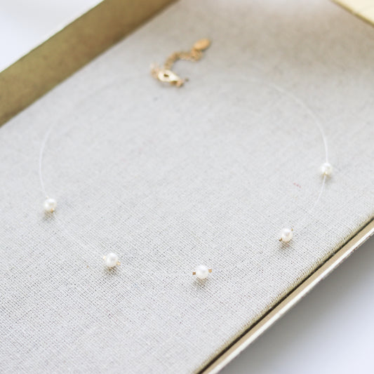Illusion Pearls Choker