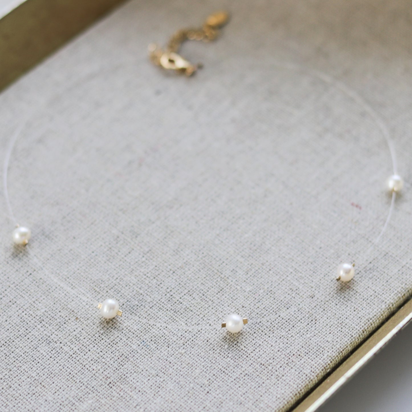 Illusion Pearls Choker