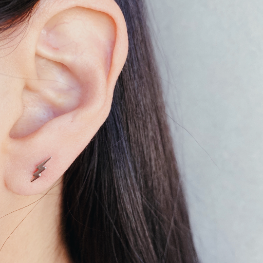 Tiny Plain Thunderbolt Earrings