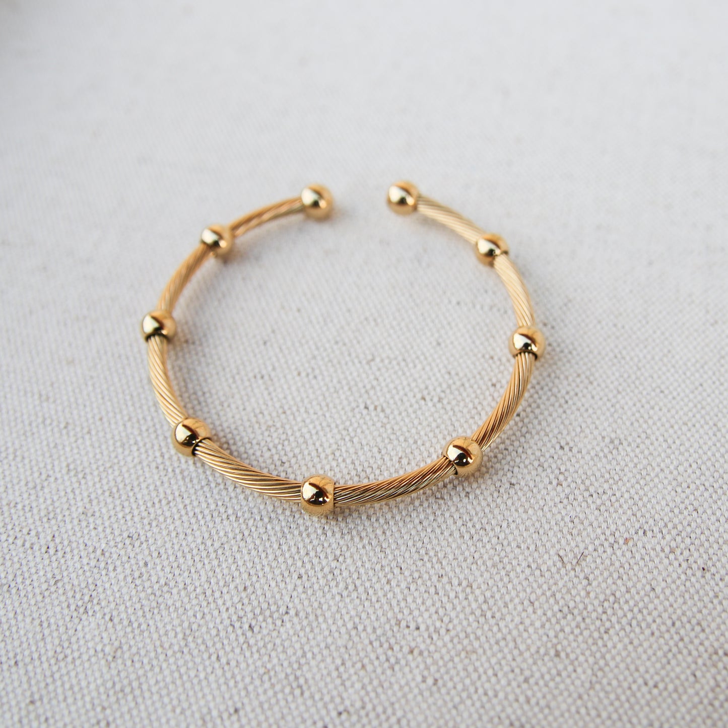 Triple Tone Cable With Ball Bangle