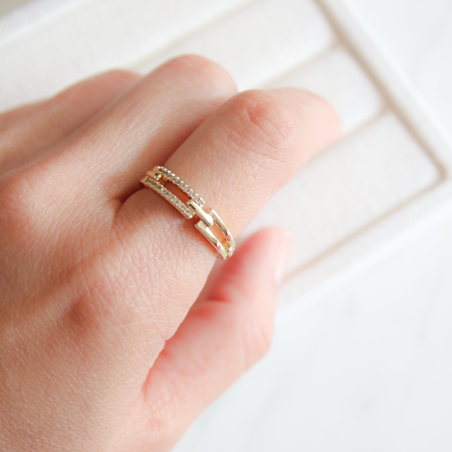 Pave Link Ring