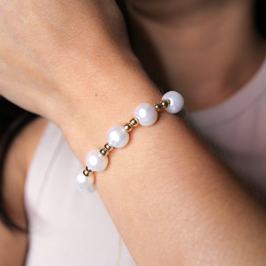 Simple Pearls Bracelet