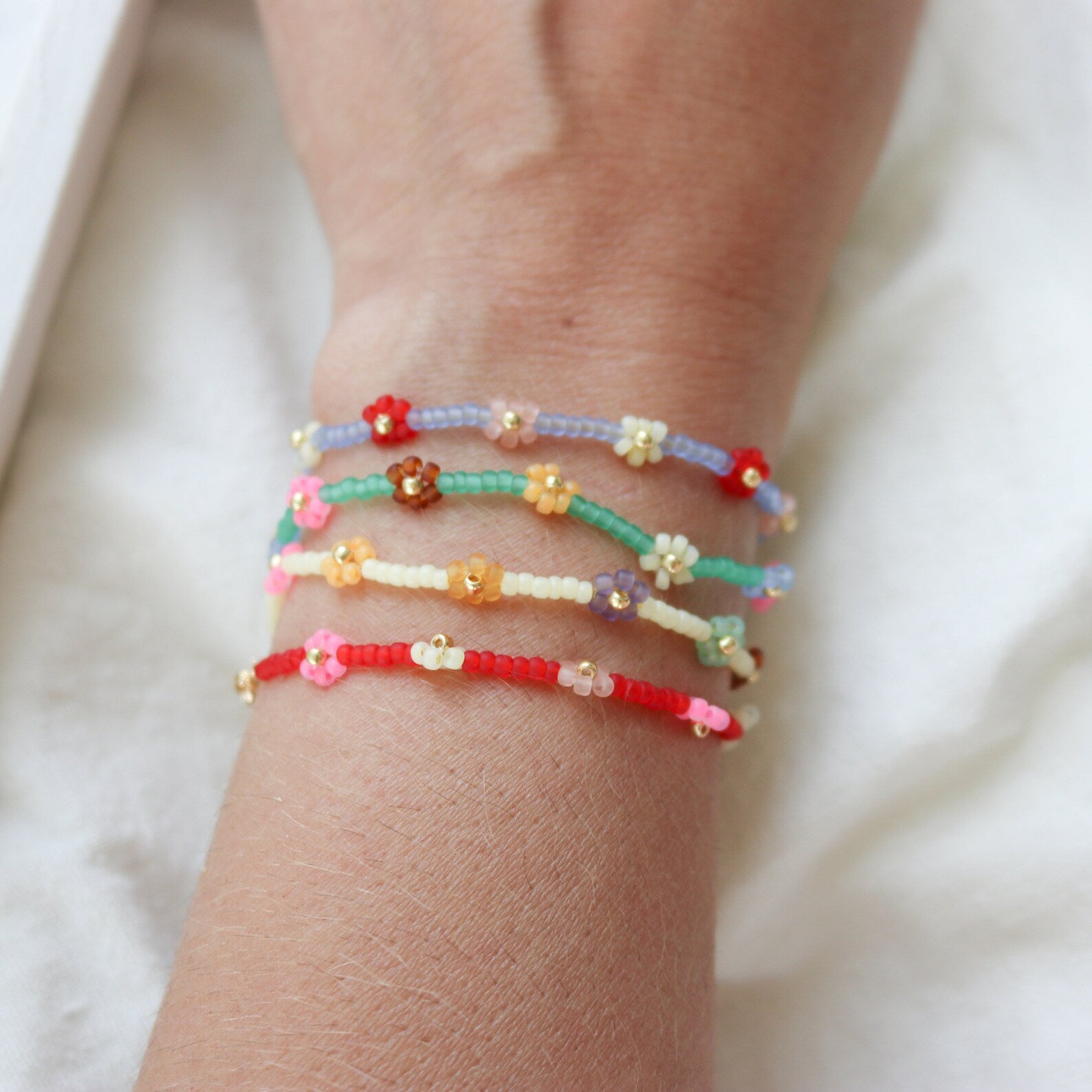Floral Bracelet - 750/1000 pink gold, emerald, and sapphires – Les pierres  d'Anna